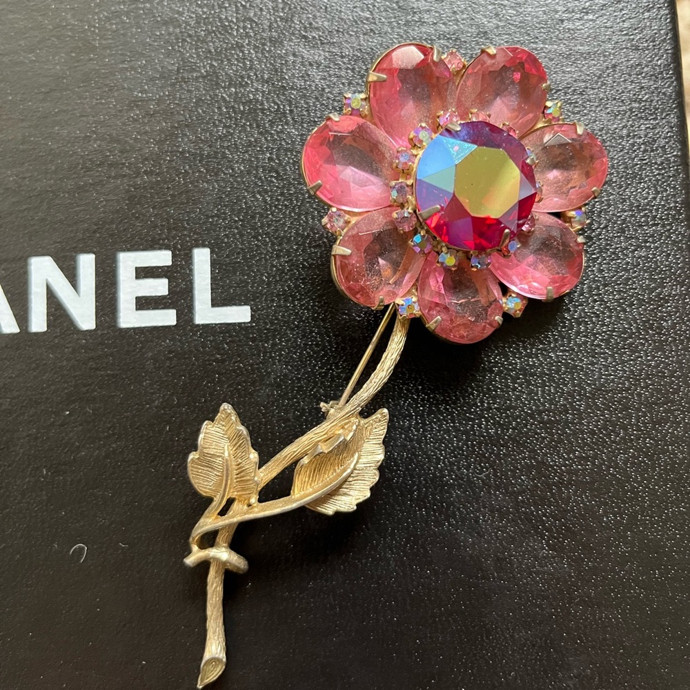 Austrian Floral Pin Brooch; Vintage Multi-hued Flower Brooch; hold leaf, pink
